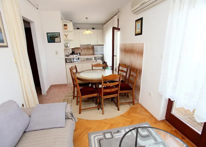 Sakal * 特罗吉尔